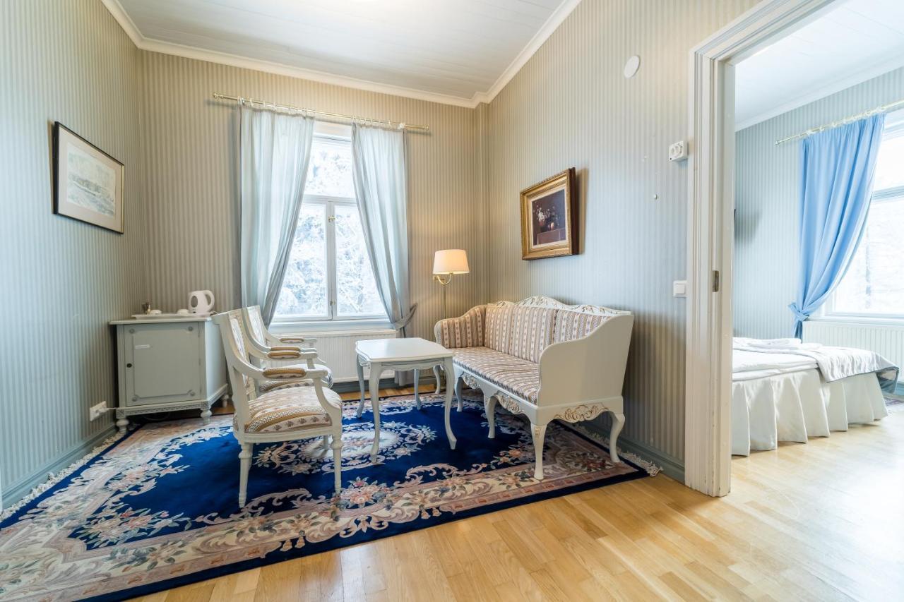 Karolineburg Manor House Hotel Kajaani Buitenkant foto