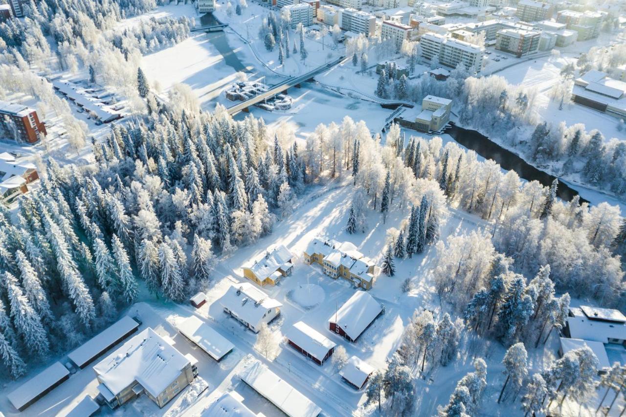 Karolineburg Manor House Hotel Kajaani Buitenkant foto
