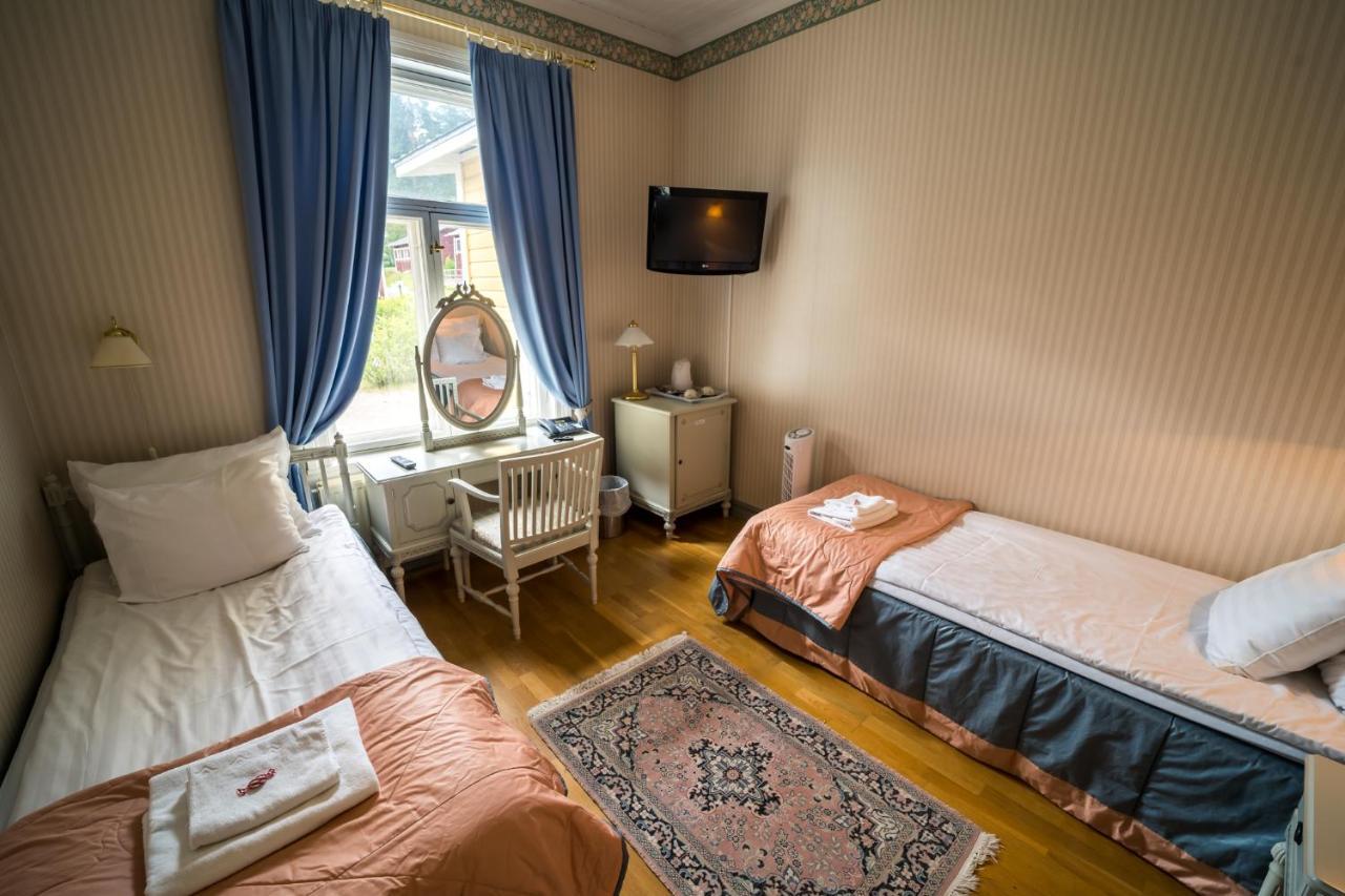 Karolineburg Manor House Hotel Kajaani Buitenkant foto