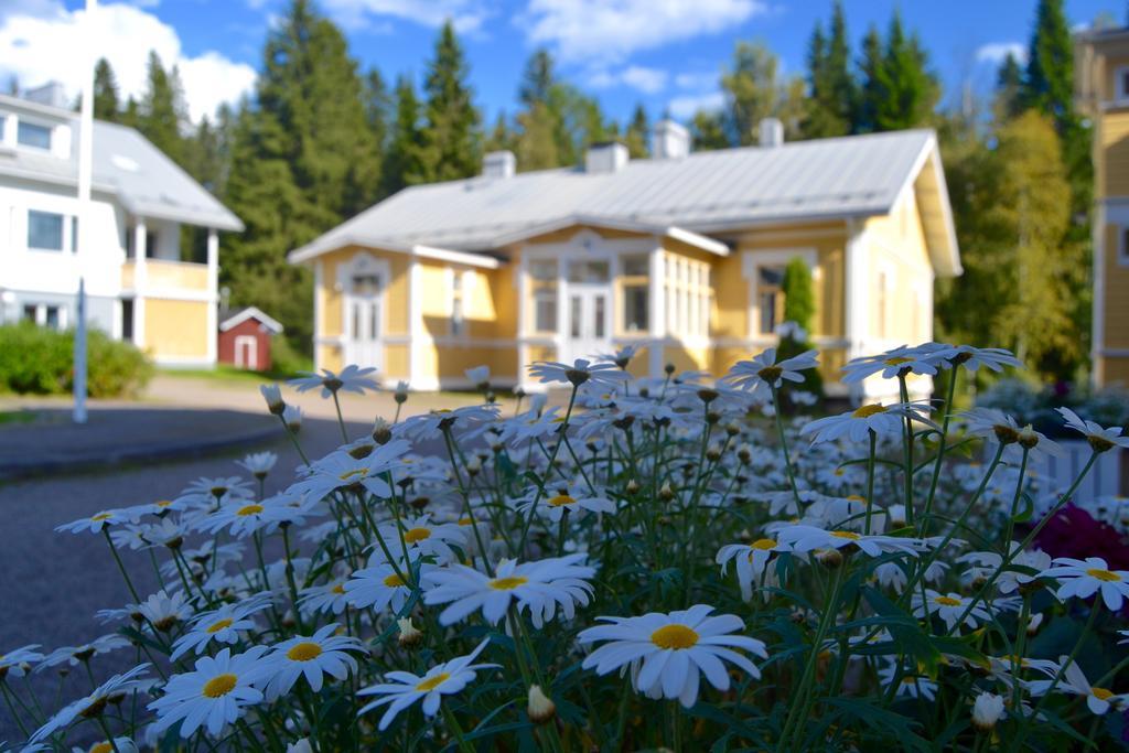 Karolineburg Manor House Hotel Kajaani Buitenkant foto