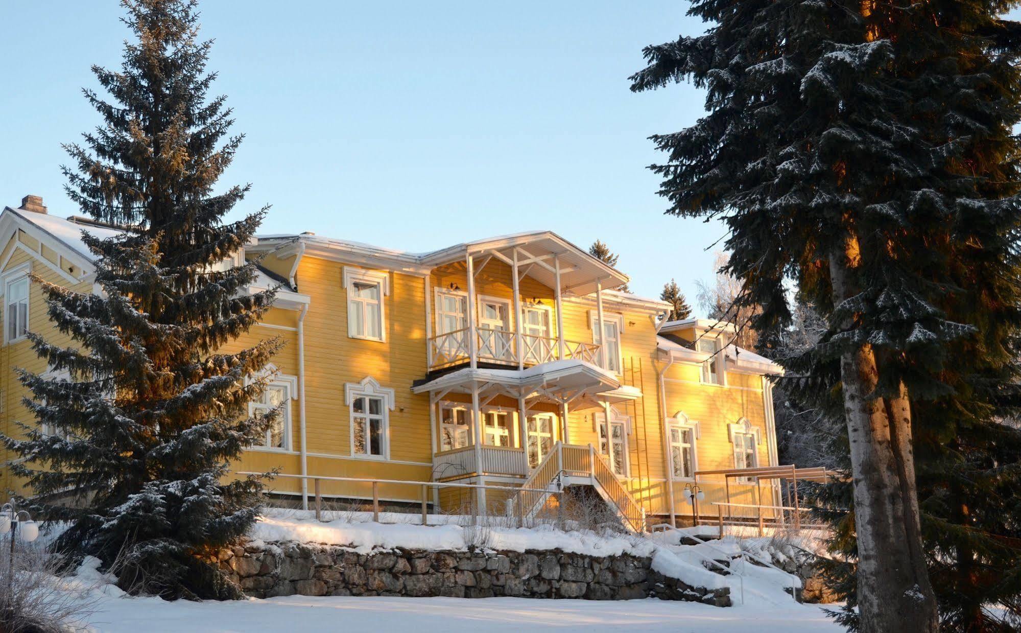 Karolineburg Manor House Hotel Kajaani Buitenkant foto