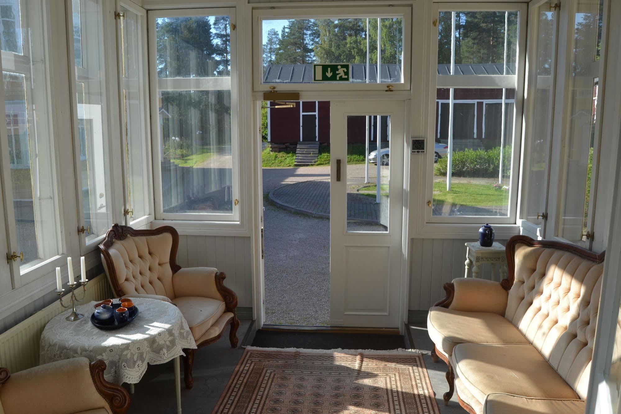 Karolineburg Manor House Hotel Kajaani Buitenkant foto