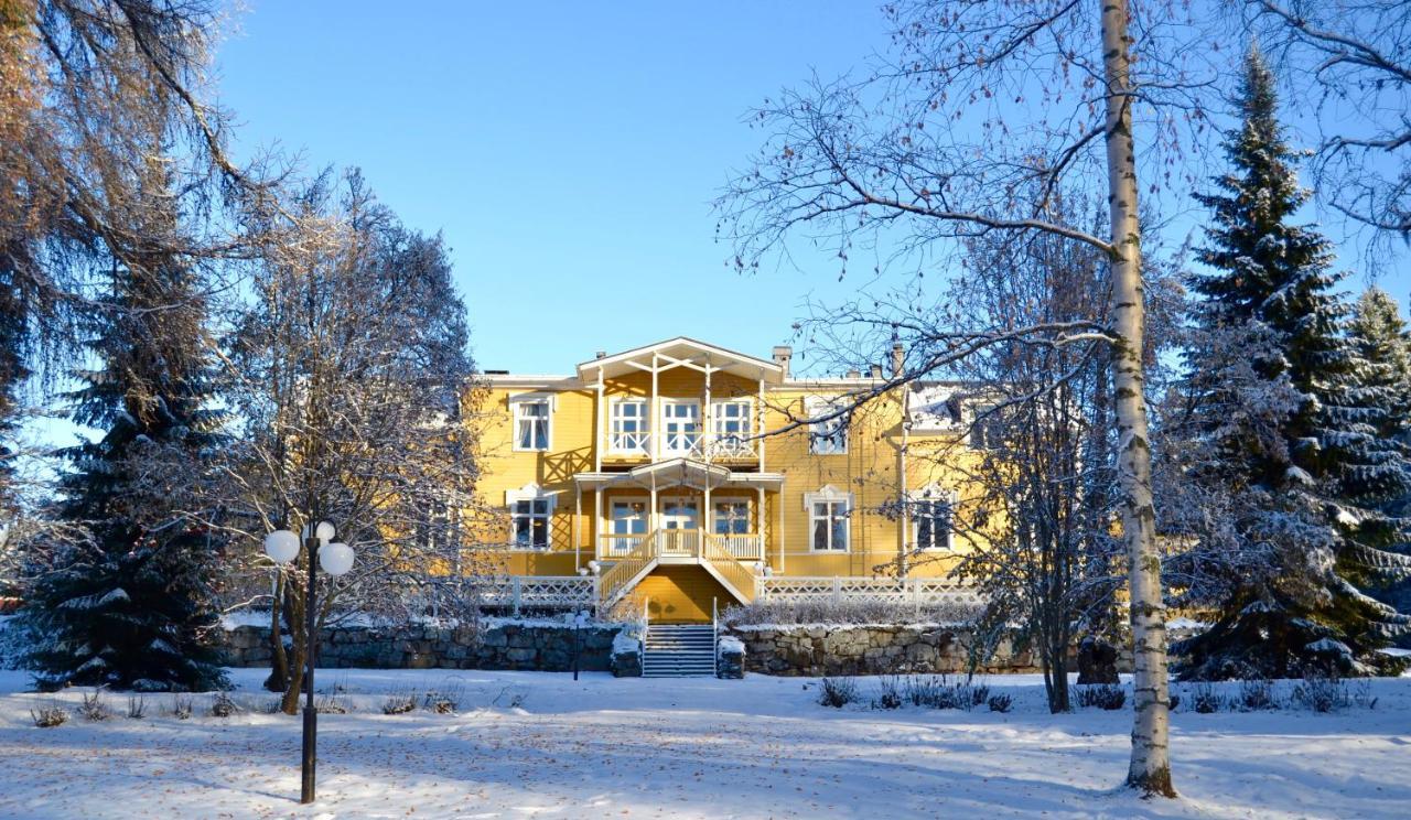 Karolineburg Manor House Hotel Kajaani Buitenkant foto