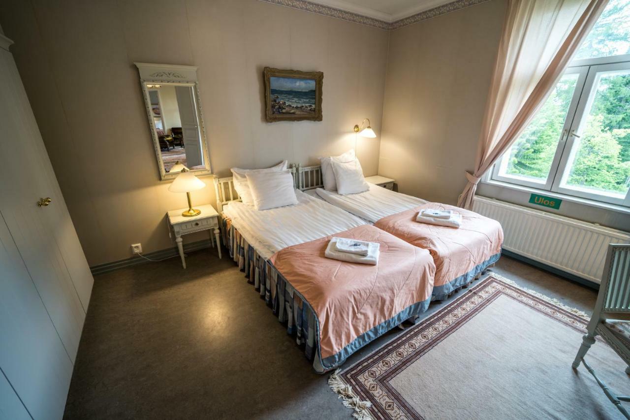 Karolineburg Manor House Hotel Kajaani Buitenkant foto