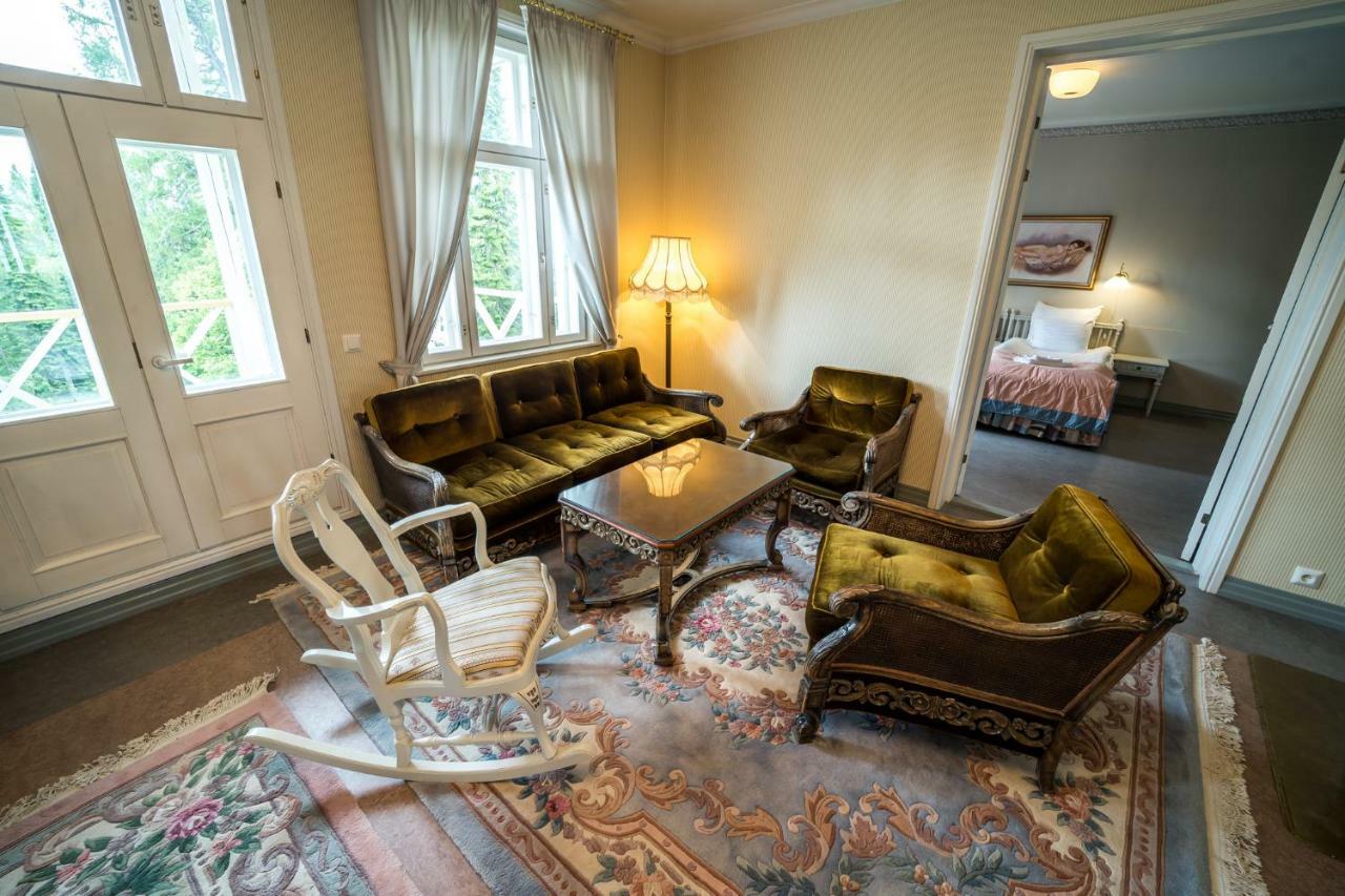 Karolineburg Manor House Hotel Kajaani Buitenkant foto