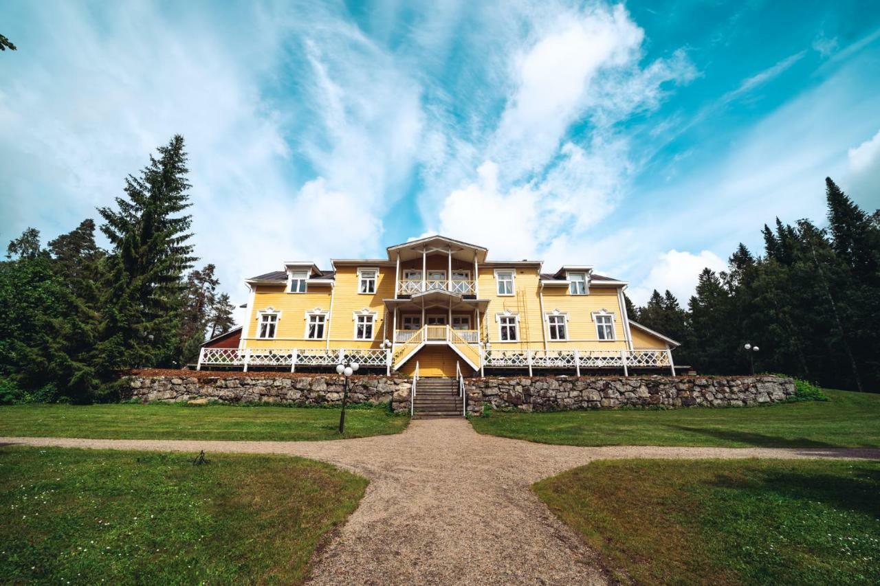 Karolineburg Manor House Hotel Kajaani Buitenkant foto